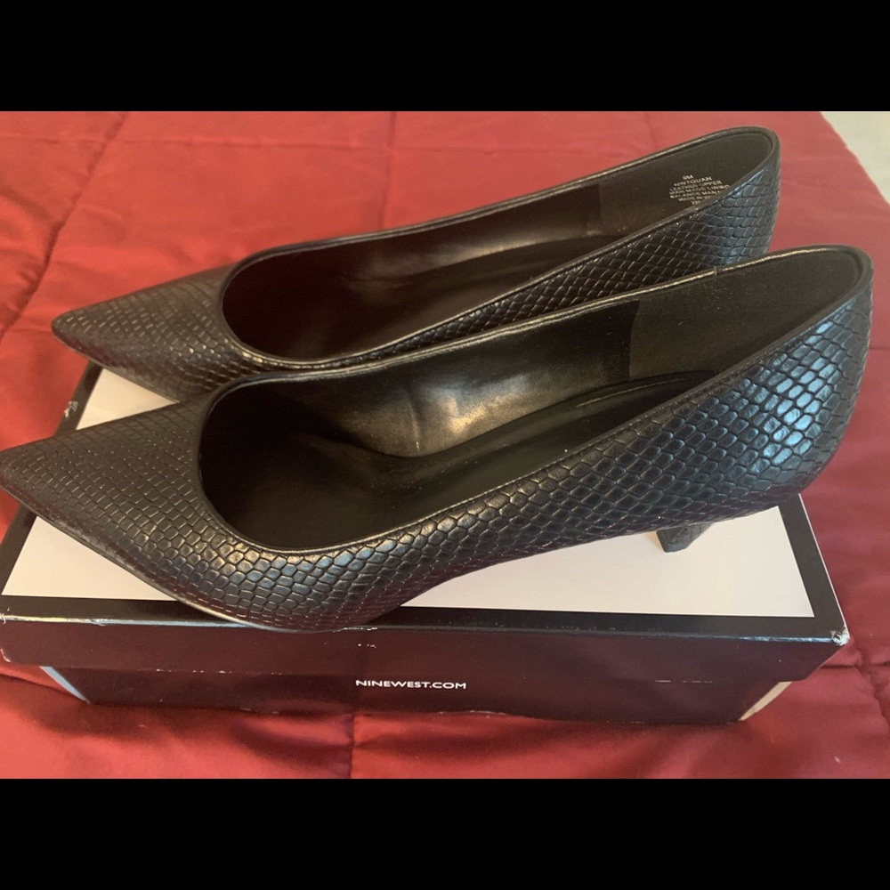 Like New Size 9 Ladies Nine West Heels